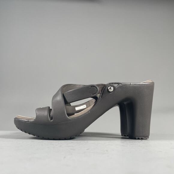 Crocs Cyprus IV Women’s Size 8 Brown Rubber Heels Strappy Sandals Pumps Casual - Picture 1 of 9